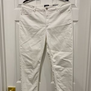 Jones New York size 14 women’s white jeans size 14